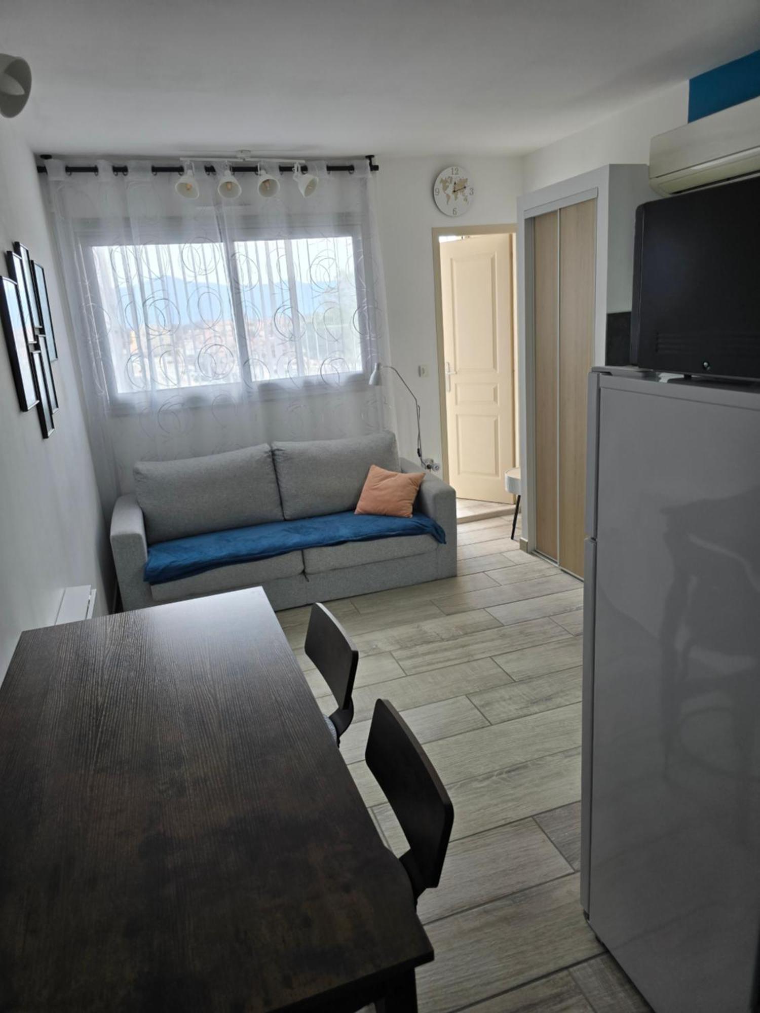 Studio Climatise 50 M.Du Port Saint-Cyprien  Extérieur photo